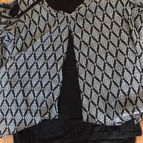 Black open shoulder top - Picture 3 of 5